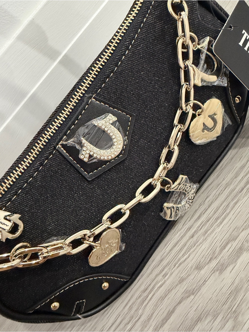 True Religion Black Shoulder Bag with Heart Charm Chain - Picture 5 of 6
